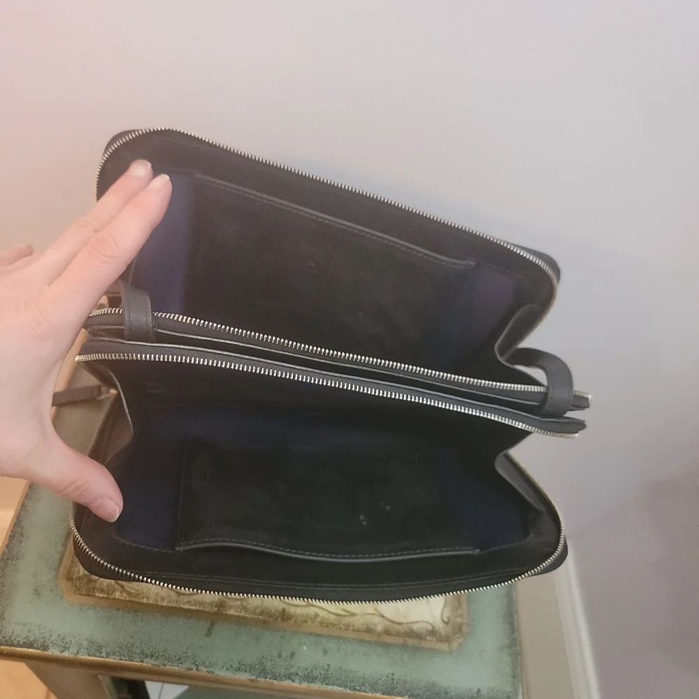 Everlane Black Leather Crossbody - Picture 8 of 15